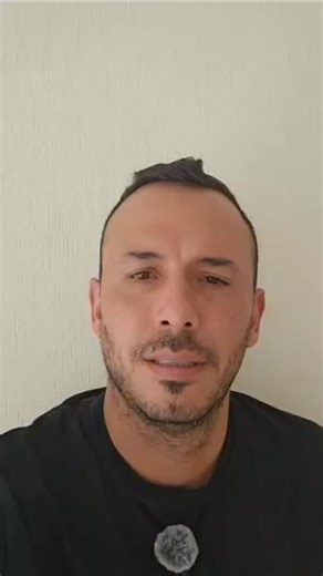 Sergio Vega on Instagram: "Cierra los ojos… respira… A mí me tocó aprenderlo de la forma más dura: Una noticia que me quebró el alma. Un diagnóstico que puso reloj a la vida. Un corazón que se hizo trizas en un solo segundo. Y ahí… cuando ya no había más fuerza, cuando solo había dolor, miedo y un nudo en la garganta… encontré mi único refugio: Dios. Entendí que la vida es tan frágil… que en un suspiro todo cambia, que un “después” puede no llegar. De un momento a otro, mi vida se convirtió en u