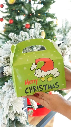 The Grinch has arrived! 💚🎄 Our Nutella-filled mini concha Grinch Boxes are now available all month long at both bakery locations. We’ll have them every day in December, while supplies last Stop by and grab yours before they’re gone! 👀 | Abuelita’s Bakery Spot