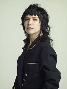 Superfly、初のカバー・アルバム『Amazing』引っ提げ開催した全国ホール・ツアー「Superfly Hall Tour 2025 “Amazing Session”」ライヴ・ダイジェスト公開 - TOWER RECORDS ONLINE