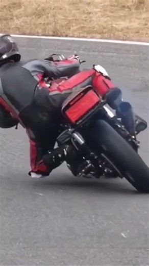 もてぎ／CB750／900／1100F／HONDA／手組み／ボルドール２／カフェ／レーサー／日本／テクニカル／遠心力／ジャイロ効果／武蘭新愛國／アースホール・リスペクター