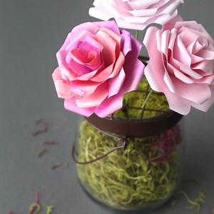 8.6K views · 197 reactions | These paper roses almost look real! Print the templates here: https://www.itsalwaysautumn.com/how-to-make-paper-rose-free-paper-rose-template.html | It's Always Autumn | Facebook