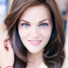 Madeline Brewer | Keynote Speaker | AAE Speakers Bureau