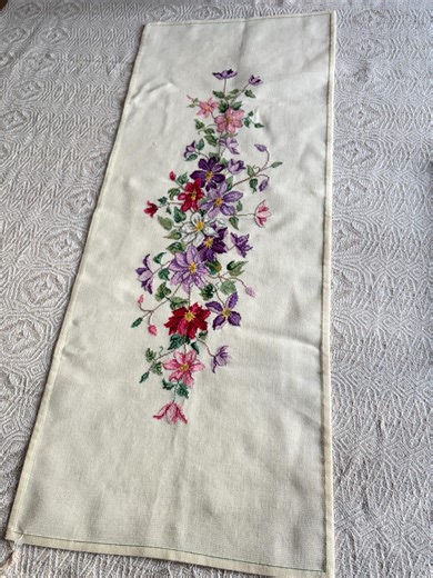 Vintage Hand-embroidered Table Runner - Etsy