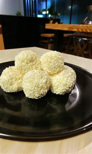 Only 4 ingredients stand between you and these melt-in-your-mouth Pineapple Coconut Snowballs! ❄️🍍 | UniCook