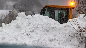 Historic Winter Storm Pummels New England, 100,000 Now Without Power