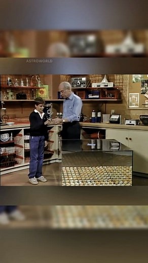 24K views · 366 reactions | Nuclear Chain Reaction #science #sciencefacts #astronomy #space #facts #fbreels #fypシ #fypviralシ #fypageシ #reelsfypシ #foryouシ #foryoupage #viralreelsシ #virals | Galactic Guru | Facebook