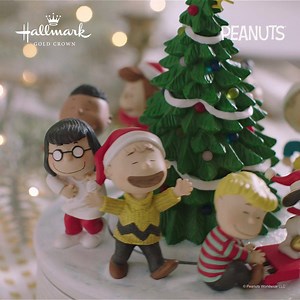 Enjoy celebrating the holidays with the whole Peanuts© gang. | Hallmark Gold Crown Stores