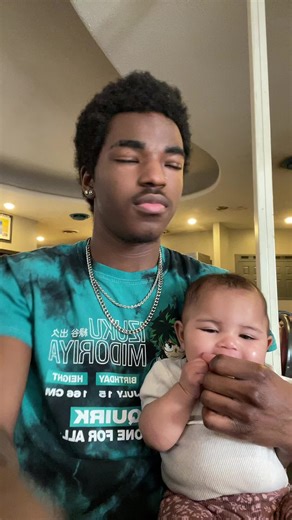 Blooper my baby bit me😭