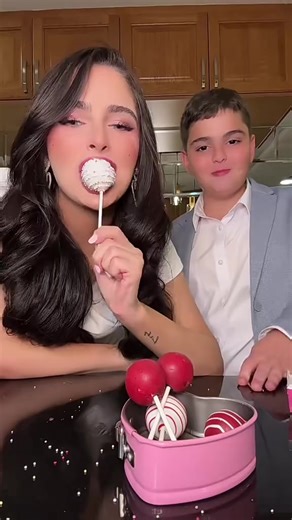 تحدي الكيك بوب مع شمس الفارس