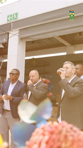 What a send-off! 🇿🇦 Energy and unity as the Proteas Women were celebrated before jetting off to represent Mzansi at the ICC Women’s World Cup 2025. The journey begins now! ✈️🌍 #PROTEASxSUZUKI #AlwaysRising #WozaNawe | Cricket South Africa