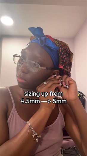 Ear stretching sizing up from 4.5mm to 5mm: tips for a stubborn right ear