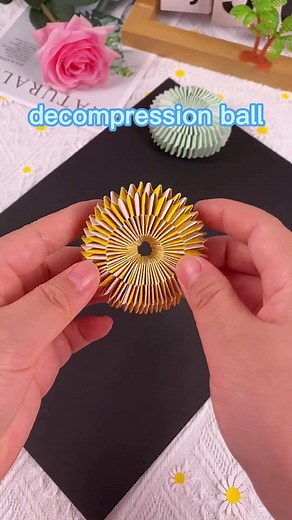 Creative handmade origami. A new origami method for stress balls. let's try#creative #Origami #childrenhairstyle #funny #exquisite #madehand #science