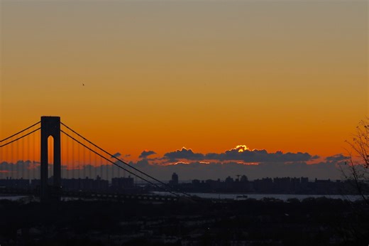 Crash closes 2 lanes on Verrazzano-Narrows Bridge ahead of Friday’s evening rush
