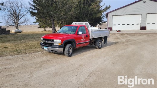 2002 Chevrolet 2500 HD Silverado 4x4 Flatbed Truck | Transportation