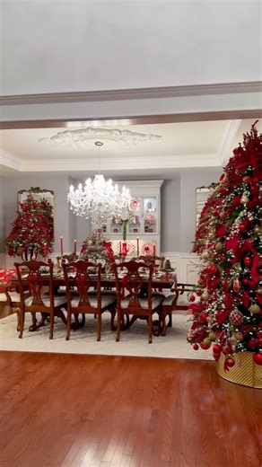 Years from now, it won’t be the menu we remember. It will be the conversations, the love, and the time spent together around the Christmas table.❤️🎄💚 | Haverstraw Hill