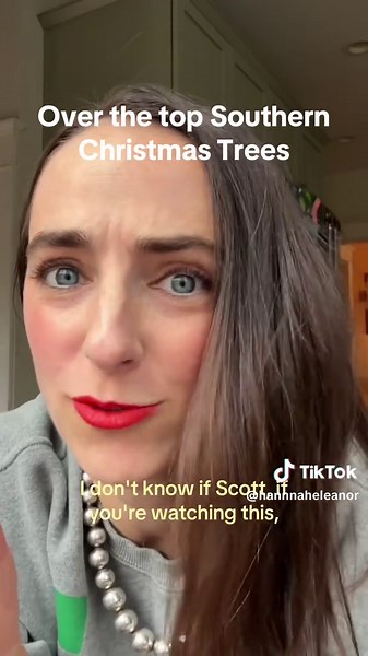 People in the south don’t play when it comes to their Christmas trees and garlands! I love an over the top Christmas tree personally and you can also go see @Nathan Prisoc doing a huge garland over on his page too! #southern #decor #christmastree #christmasdecor #homedecor