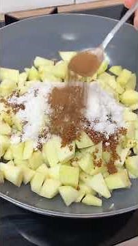 The best apple crumble. (RECIPE IN DESCRIPTION) please like, share and subscribe ☺️