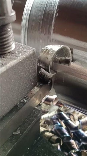 Satisfying Deep Turning! #machine #cncmill #cncmachining