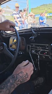 Premier tour du circuit de Charade pour la Traction V12 !! 😁🔥 Atelier Des Chevrons Rackka Trac and Co #evenement #auto #citroen #traction #circuit #charade #90ans #test #v12 #delire #fyp | L'artisterie