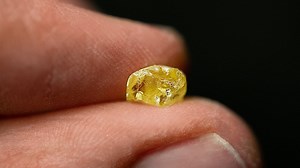 Video: Making Renaissance-Era Varnish for Wet Plate Photography