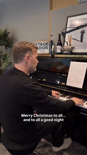 Gary Barlow on Instagram: "Wishing you all a wonderful Christmas! 🎄"