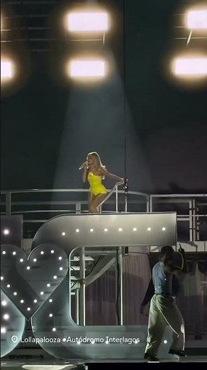Sabrina Carpenter - Busy Woman | Lollapalooza Brazil 🇧🇷