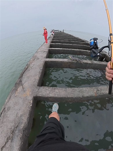 You’ve got to know parkour just to go fishing！#parkour