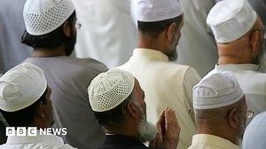 Mosques across UK open doors to public