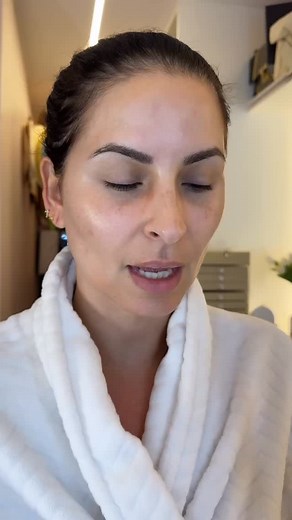 E do nada … uma Make bem basiquinha para ir ali 💗🌺✨ #makeuptutorial #makeup #bembasiquinha | Raquel Minelli