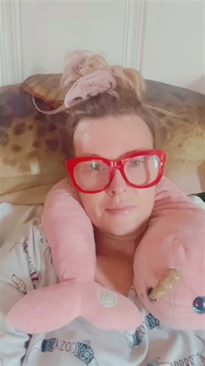 15K views · 508 reactions | I am sad. But I will rise again. Thank you for understanding. And thank you to my hard working, patient and persevering team and band 冀冀while I continue to battle this frustrating BS. 郎 Good news is I’m about to have some serious steam to blow off on the shows that are left. ☮️☮️ Missing you: Austin, Temple, Denton. Redemption set coming at The Caverns on March 22nd!! ⭐️ | Elizabeth Cook | Facebook