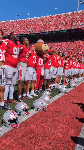Nothing like tradition at The Shoe 🎶 After beating Texas, the Buckeyes sang "Carmen Ohio" with the fans — a moment of pride and unity ❤️ #OhioState #OSU | The Columbus Dispatch