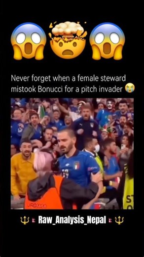 Never forget when a female steward mistook Bonucci for a “pitch invader”🤯#italy #fifaworldcup #fifa