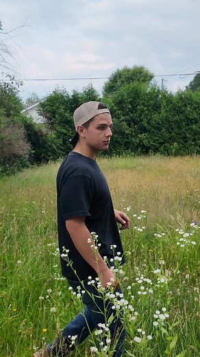 Helping a Neighbor in Need: A Heartwarming Story