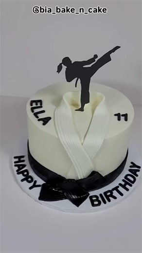 Karate dairy free cake 🥋🥇💞🎉🖤🎂🤍🥰 #karatecake #parvecake #cakeofinstagram🍰 #homebakery #ordersoon❤️