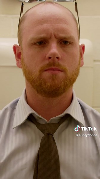 Funny Sketch Comedy: Aunty Donna Doing a Nice Poo
