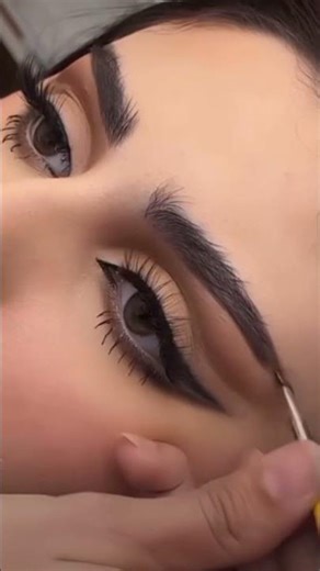Arabic eyes make up tutorial 😍#makeup #trendingshorts#viralvideo