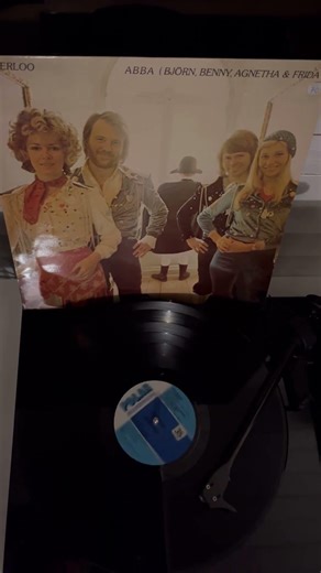ABBA – Waterloo (1974)