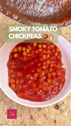 Smoky Chickpeas in Tomato Sauce That Taste Rich, Cozy & Addictive 🍅🔥