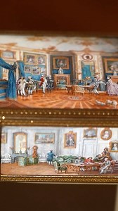 Loïc Prigent on Instagram: "Nouvelle vidéo folle au LOUVRE sur la tabatière avec les plus belles miniatures représentant le sommet du 18eme français! KARL LAGERFELD achetait les meubles, les objets, les tableaux qui sont sur cette tabatière! @olivier_gabet nous explique tout! Avec l’opération TOUS MÉCÈNES du @museelouvre on peut tous participer à l’achat pour que la Beyoncé des tabatières entre enfin dans les collections nationales! La vidéo est complète est sur ma chaîne et c’est un délire! Fi