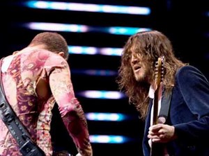 Red Hot Chili Peppers-Californication Live in hyde Park with intro and lyrics