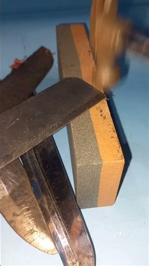 This Hammer Trick Makes Your Knife Razor Sharp in Seconds!”