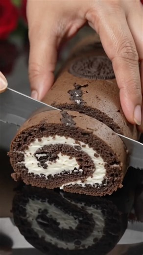 Oreo Swiss Roll Recipe | No Bake Oreo Dessert | 3 Ingredients Only | Cook with Priya Sabharwal