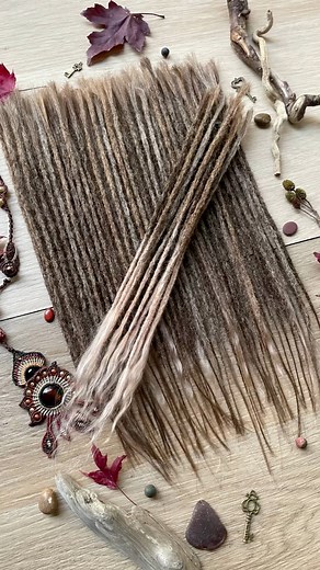 Natural Nano Dread Extensions ✨98 pieces • 4 mm thick and under 90 g total 🪶Each strand is light, soft, and perfectly shaped for a seamless blend with your own dreads. Designed for natural volume without extra weight — they move freely, feel airy, and look completely organic 🌿🤎.#loctician #canadabraider | Irina Tiakmiakova