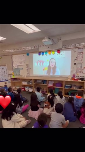 To know that my resources also help my fellow French educators make French learning fun is SUCH an honour 🥹 Want the link to this song? Comment : AEIOU This song helps children to blend consonants sounds with vowel sounds in French and it is by far the easiest way to teach this! (Warning : This song will be stuck in your head for all of eternity.) 🤓 - Madame Amy Xx —French Teacher to 0-9yrs —Raising Bilingual Kids I’ll send it to you in a message.