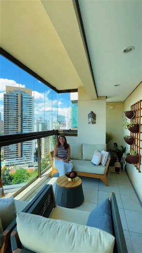 Refúgios Urbanos on Instagram: "APARTAMENTO ESPAÇOSO NO BROOKLIN, COM 147,05M². SÃO 3 QUARTOS, 2 SUÍTES, VARANDA E 3 VAGAS EM UM CONDOMÍNIO COM LAZER INCRÍVEL.⠀ ⠀ BAIRRO⠀ Brooklin⠀ ⠀ CONFIGURAÇÃO⠀ Área útil: 147,05 m2⠀ 3 Quartos (2 Suítes)⠀ 3 Banheiros⠀ 1 Lavabo⠀ 3 Vagas⠀ ⠀ VALORES⠀ Preço: R$ 1.850.000,00⠀ Condomínio: R$ 2188,00⠀ IPTU: R$ 1.292,33x10⠀ ⠀ CÓDIGO RU⠀ 9510⠀ ⠀ Saiba mais sobre esse imóvel e agende sua visita com a Marina no Tel/WhatsApp +55 11 98118-4467 ou com a Claudia no +55 11 9