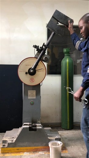 CHARPY IMPACT TEST AT LOW TEMPERATURE USING MOUTON PENDULE DE CHARPY IN MECHANICAL TESTING LABS