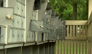 Residents in uproar over broken mailboxes, stolen mail at Memphis apartment complex