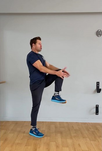 Alternating Knee Slap March