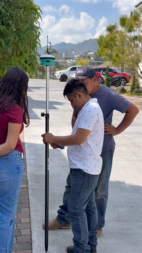 🎯 Precisión que impulsa tus proyectos Con el Sistema RTK de #STEC, cada medición se convierte en confianza. ✅ Alta exactitud en tiempo real ✅ Conectividad estable en cualquier terreno ✅ Herramienta diseñada para topógrafos y profesionales exigentes 🚀 Lleva tu trabajo al siguiente nivel: rapidez, eficiencia y resultados que marcan la diferencia. 👉 El futuro de la topografía está aquí, y se llama #STEC 🔥🇬🇹🇭🇳🤩 | GEO Construcciones