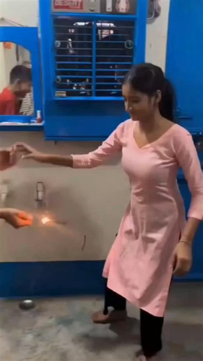 Chandu _techzone_023 on Instagram: "999 comment Cheyandi guys.. . . . . #tech #viralindonesia #technofestival #technologia #techsupport"